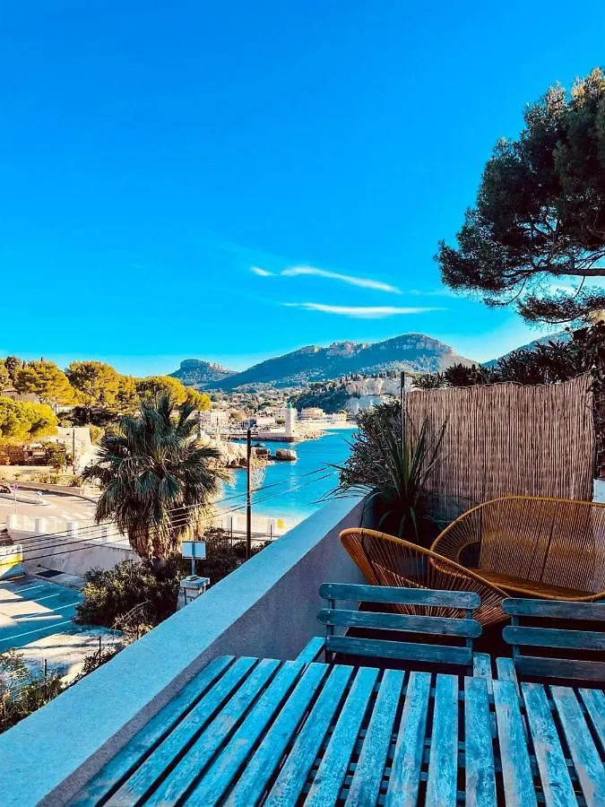 Apartment Au Bord De L'Eau Studio Climatise Avec Terrasse Et Vue Mer A 40M De La Plage Cassis Frankreich